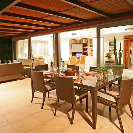 Villa Ambassador *