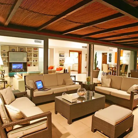 Villa Ambassador